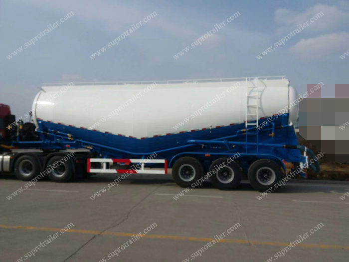 Powder bulker trailer