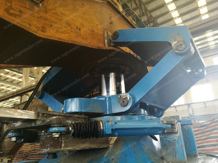 rear steering cylinders and lifting cylinders of girder bridge trailer