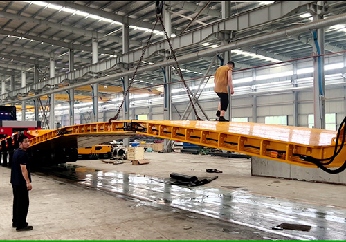 Plataforma rebajada con cabezal desmontable, Plataformas de 5+5+5m, Carga de 200 toneladas