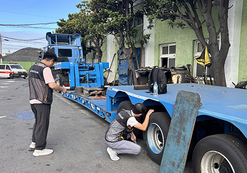 Attelage détachable et remorque à direction hydraulique. Deuxième service après-vente !