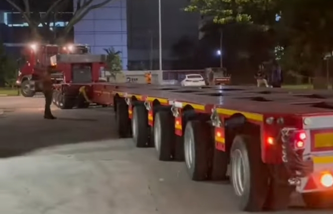 L'équipement arrive à Singapour, le support Supro suit !