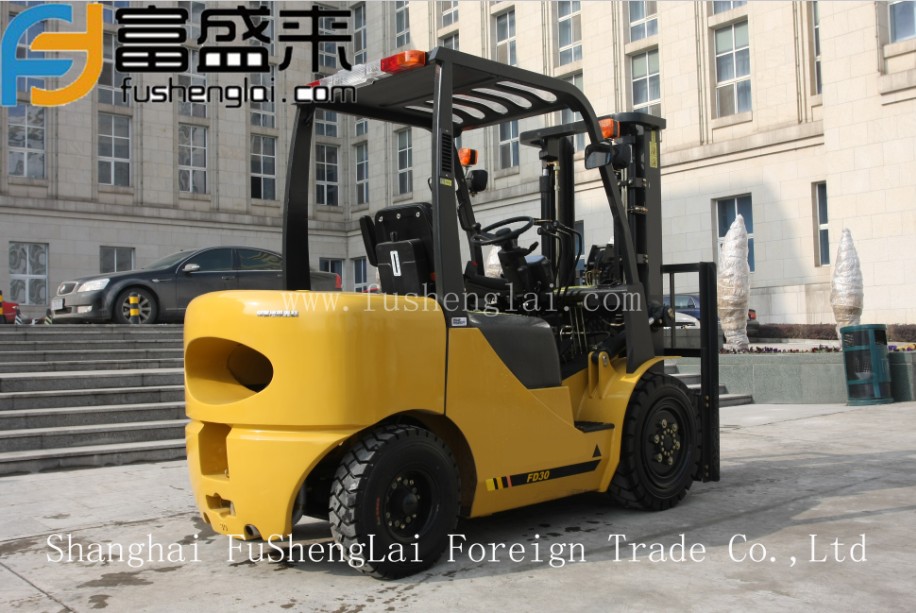 Heavy duty forklift 