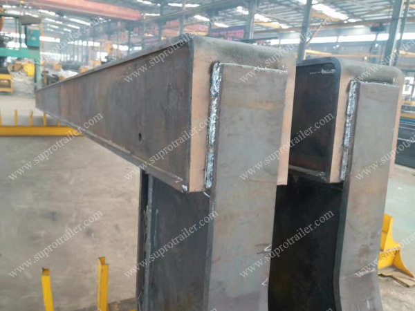 Flat deck trailers 