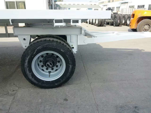 Low bed trailer