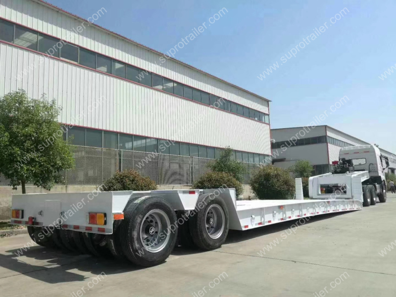 Hydraulic gooseneck trailer