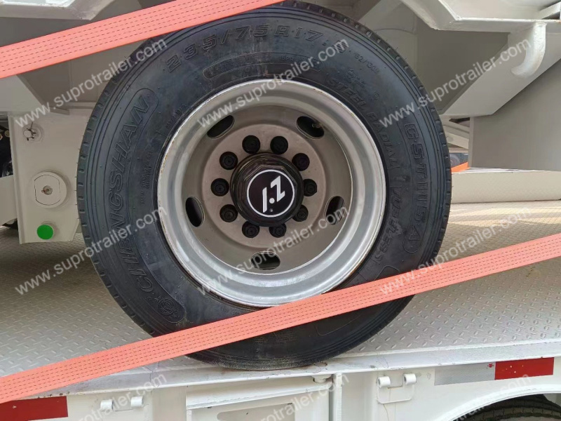 tyre of low bed trailer