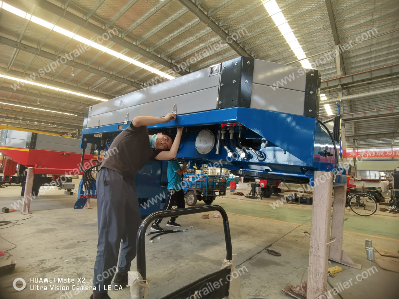 hydraulic gooseneck of Goldhofer THP/SL