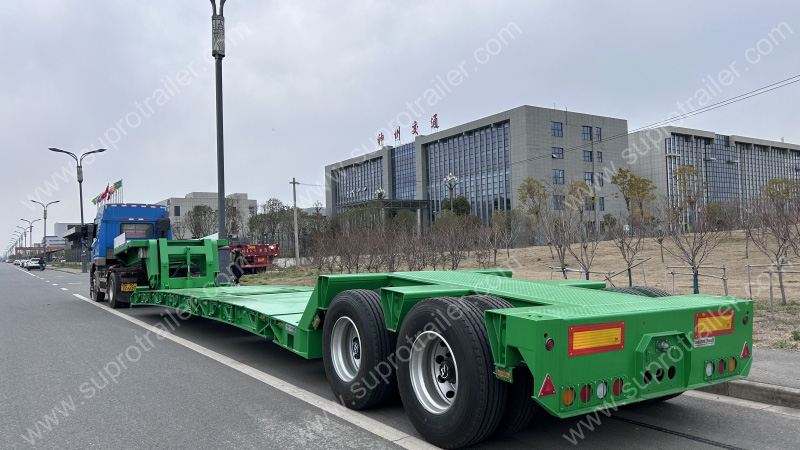 Hydraulic gooseneck low bed trailer