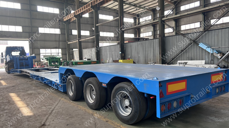 3 Steering Axles, Air Suspension, Detachable Hydraulic Gooseneck Lowbed Trailer