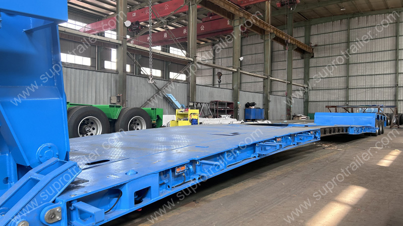 3 Steering Axles, Air Suspension, Detachable Hydraulic Gooseneck Lowbed Trailer