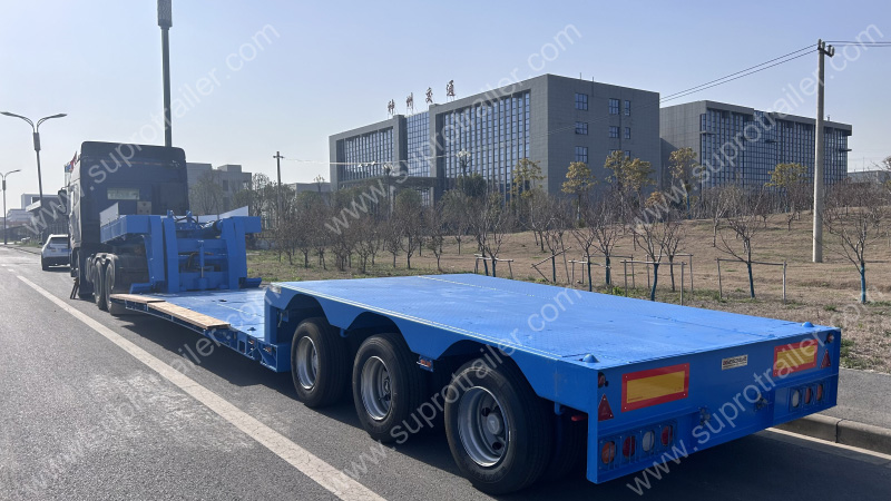 3 Steering Axles, Air Suspension, Detachable Hydraulic Gooseneck Lowbed Trailer