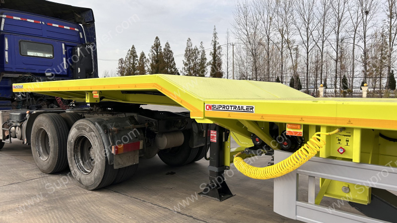 Extendable Blade Transport Trailer has Gooseneck