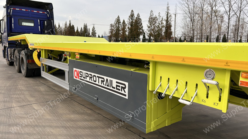 Extendable Blade Transport Trailer has Gooseneck